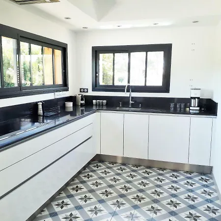 Holiday home Maison Piscine Chauffee - Port Ostreicole Huttiers