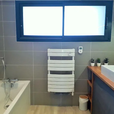 Holiday home Maison Piscine Chauffee - Port Ostreicole Huttiers